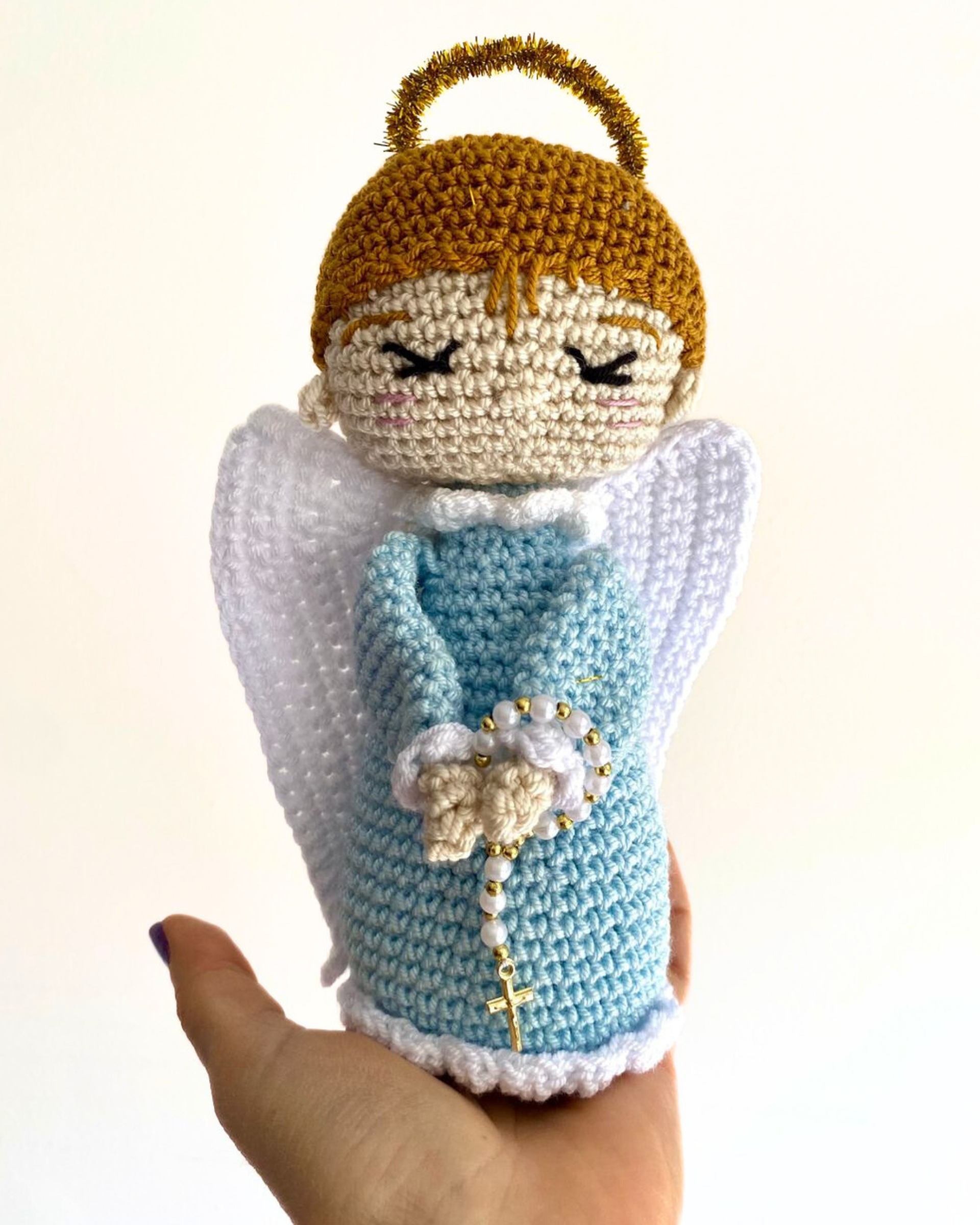 Angelito de la guarda amigurumi tejido a crochet en color blanco con alas